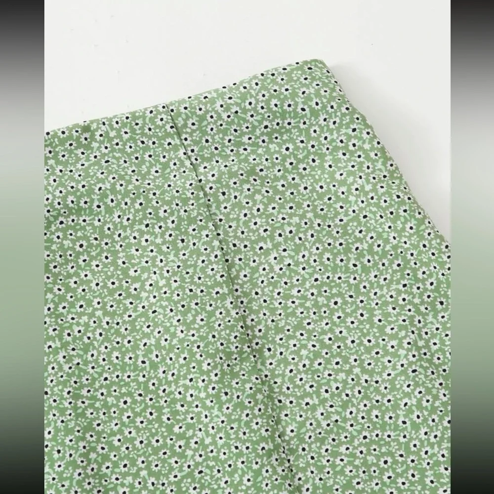 ROMWE Ditsy Floral Mini Skirt